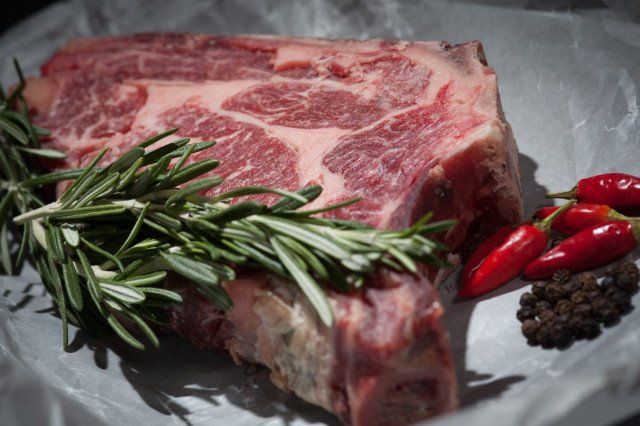 steak-meat-raw-herbs-65175-1536x1022.jpg